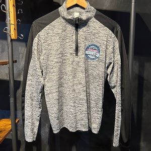 Long sleeve shirt black & Gray soccer sz Small activewear excellent cond.